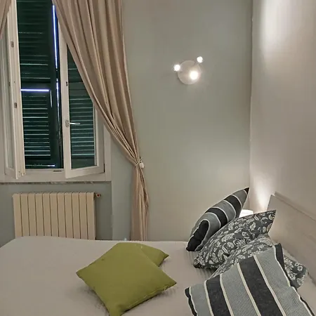 Traveller House * Специя
